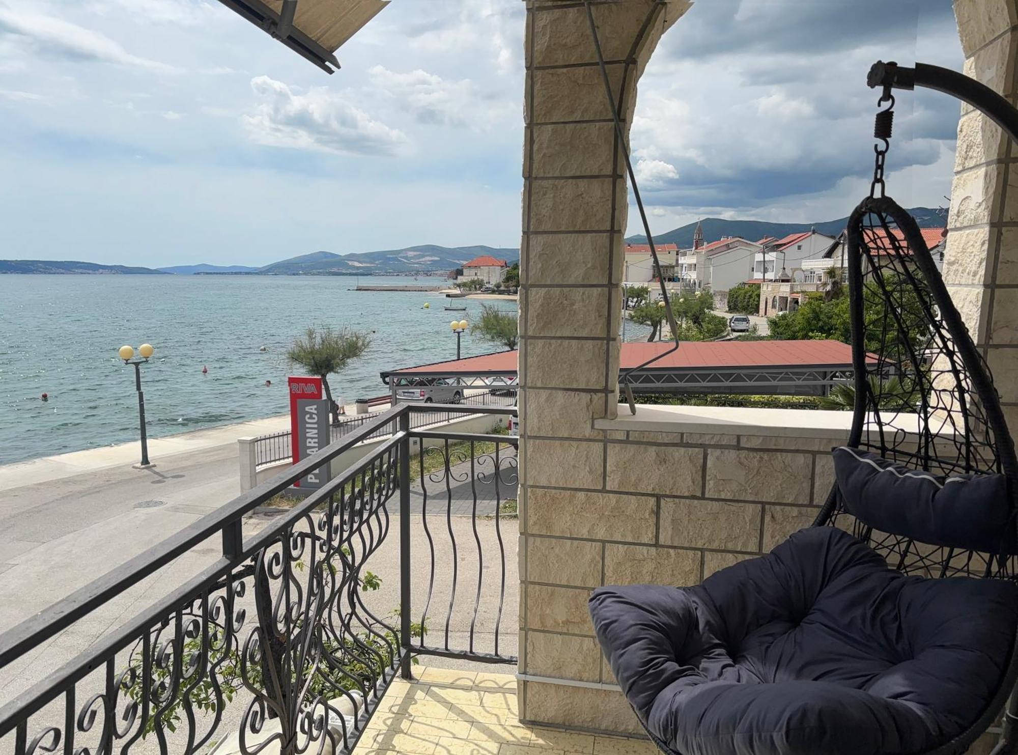 M&M Pelivan Apartment Каштела Екстер'єр фото